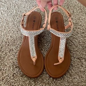 Brand: Vanity Size: Women’s 7 Color: Peach